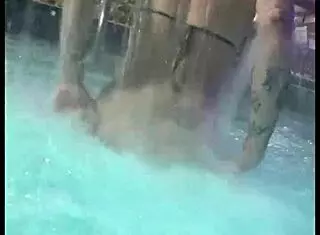 i flash huge tits in car, almost caught