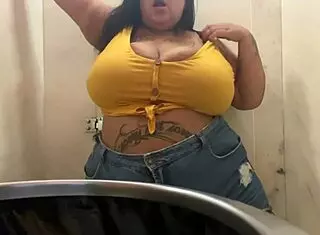 mary jhuana loves public bathroom show