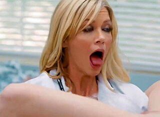 Novias lesbianas gruesas y nerds ansiosas por dedear y follar!