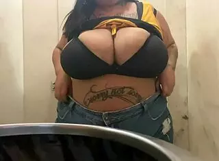 mary jhuana loves public bathroom show