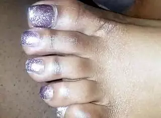 want to see my toes on this dick?