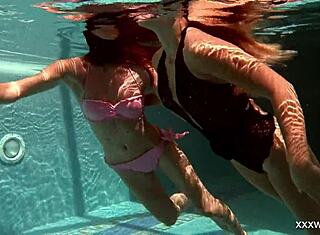 Stefanie Moon a Vyvan Hill v podvodní akci 😍