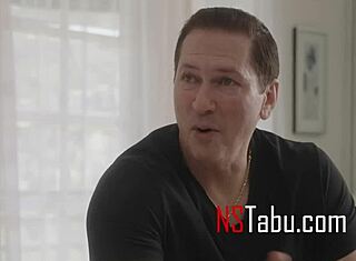 मैंने अपनी बीवी की फैंटेसी देखी दो लंड एक चूत में। वैलेंटाइन डे पर वाइल्ड थ्रीसम में सच हुई।