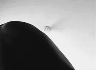 a vizinha gostosa dançando de janela aberta enquanto o corno foi fazer ao mercadinho