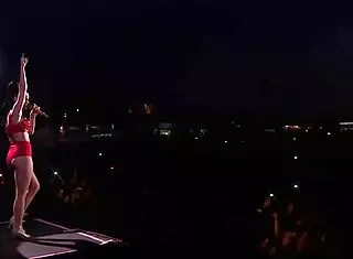 Katy Perry Kisses a Girl in Super Sexy Live Show