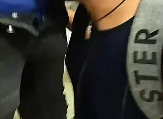 In the public subway bathroom, the mamador sucks the dicks of those hot machos