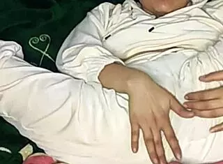 blue amateur squirts with dildo in the morning 😍