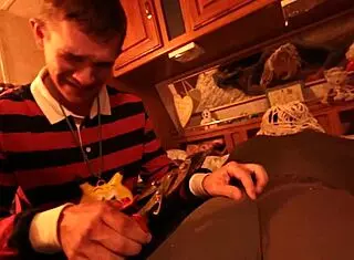 Hedgehog's dilemma in hentai parody