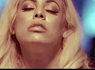 luna star gets facial from stranger's blowjob.