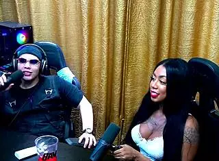 latinas isa and clara arch asses for spanking 😘