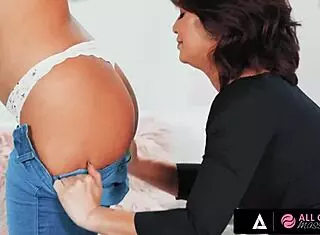 All girl massage gets steamy with ryder skye and gia derza