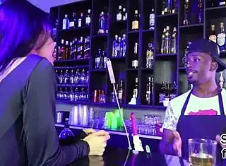 a primeira vez que o casal se conheceu foi a melhor foda no cuzinho dela