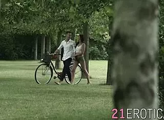 Passionate lady enjoys anal in the woods