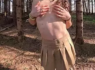 Perfect Girl Shows Sexy Ass In Woods