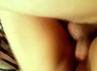 Taxista no me cobra la carrera pero me coje muy duro con orgasmos