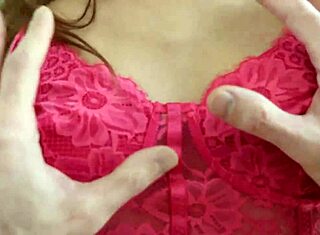 Ik rij hard op je lul tot ik doorweekt ben