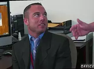 Gay boy earns bonus by giving dome to boss