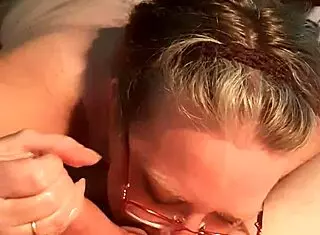 She Loves Giving Head In Homemade Scene