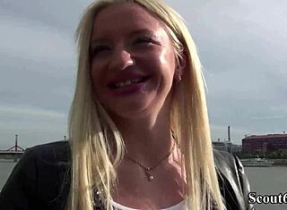 Blondýnka Angela Vital sváděna v německém castingu