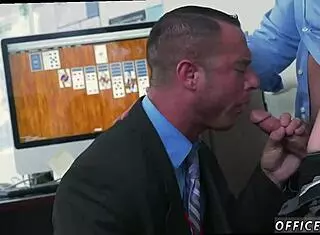 Gay boy earns bonus by giving dome to boss