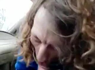 Hisap batang kawan dalam kereta lepas kerja