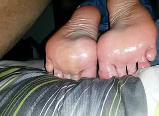 hardcore foot action in sleepy encounter