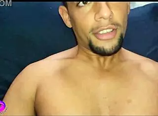 doce gay faz sexo oral e fica com bunda fodida em bareback