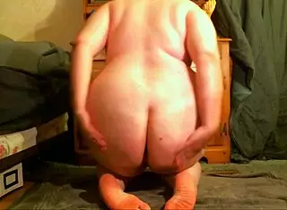 she self-fucks her gaping whore ass in this bbw anal scene