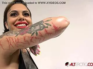 i'm interviewin busty genevieve sinn backstage, her tits are huge