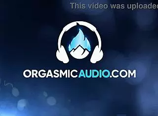 sexy teen in club gives blowjob to 4 men after dancing?