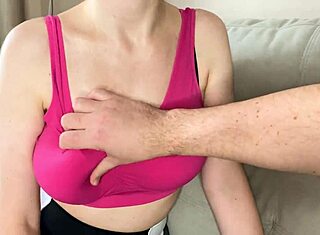 Steddatter forfører stedfar for russisk amatør-knep-lektion!