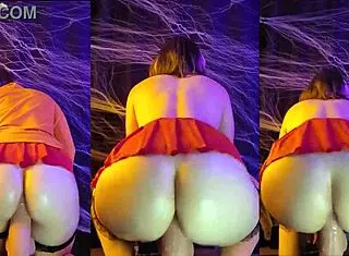 i'm velma bouncing my huge ass on a monster cock for halloween fun