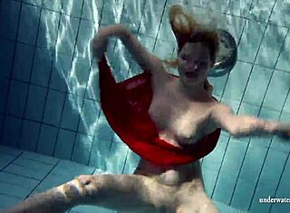 루시, 오늘 나랑 물속 수영할래?