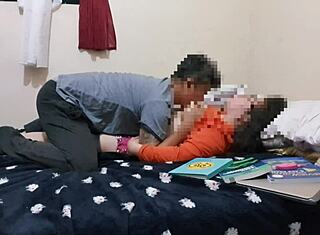 Ενδιαφέρεσαι για την καυτή υπόθεση θείου-ανιψιάς στο Tito Pamangkin Series Επεισόδιο 2;