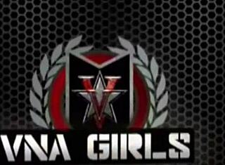 busty tonåring 18+ Kimber Lee twerkar och rider dildo hårt! 🔥