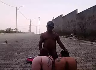 somos muito tarados, fizemos orgia na rua.