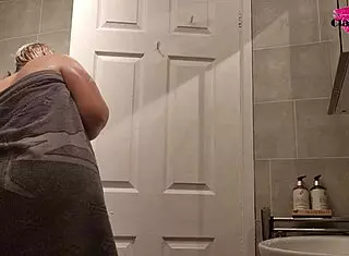 Hot Mom Films Herself Masturbating After Bath
