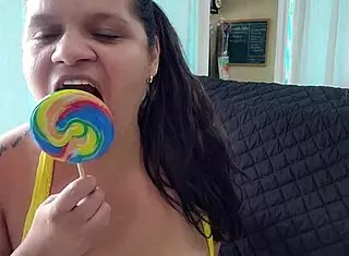 Wanna suck you like I sucked this lollipop, babe