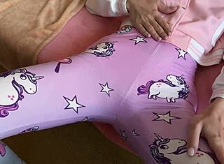 내 젖은 보지 그냥 문질러, 깊게 말고, 아마 작은 18+ 비트만