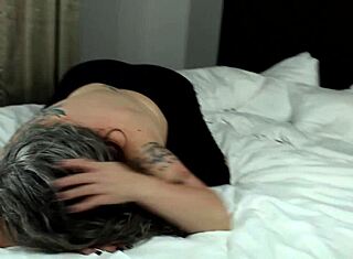 เมียใหญ่สาวอวบนมโตเดบิวต์เฟติชเท้า งอหน้าม้านั่งเลียตูดในหิมะ