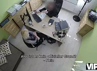 Vip4k blondes fraulein hat sex fur bargeld mit hubschen kredit-agent