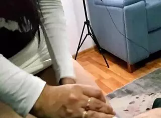 Peruvian milf has a quick oral session with friend while husband works