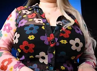 mila volker's sexy show with toys