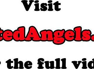 Chica gótica tatuada, tómalo en el culo y coño ahora.