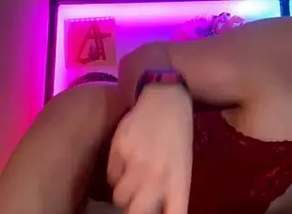 Watch Me Show Off Deepthroating a Huge Cock! Wow!