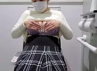 I masturbate nervously in the toilet.