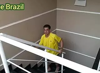 Fui ao motel encontrar minha cunhada soraya castro ela estava me esperando na hidro toda cheiro muita safada e gostosa chupou meu pau nentou gostoso e pediu leite na boca