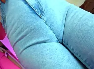 Hot Amateur Masturbates Amazingly Naked!