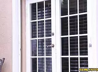 Step Bro Kyle Feeds Alex Blake His Monster Cock 🍆