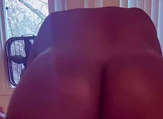 Ebony BBW's homemade session ends with cumshot